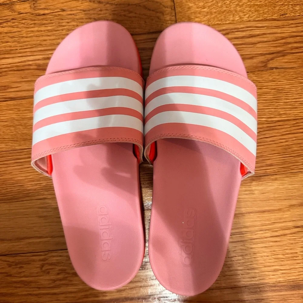 Adidas Adilette Pink Comfort Slides - Size 9 - Picture 2 of 5